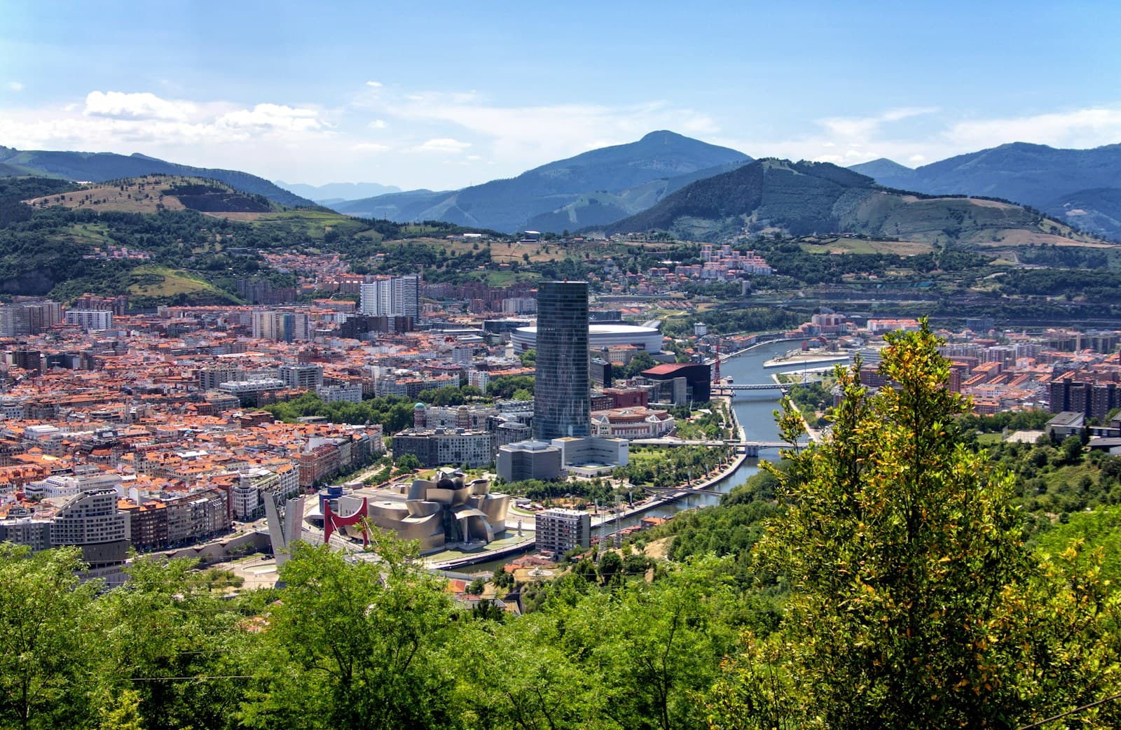 Bilbao: buildings near trees