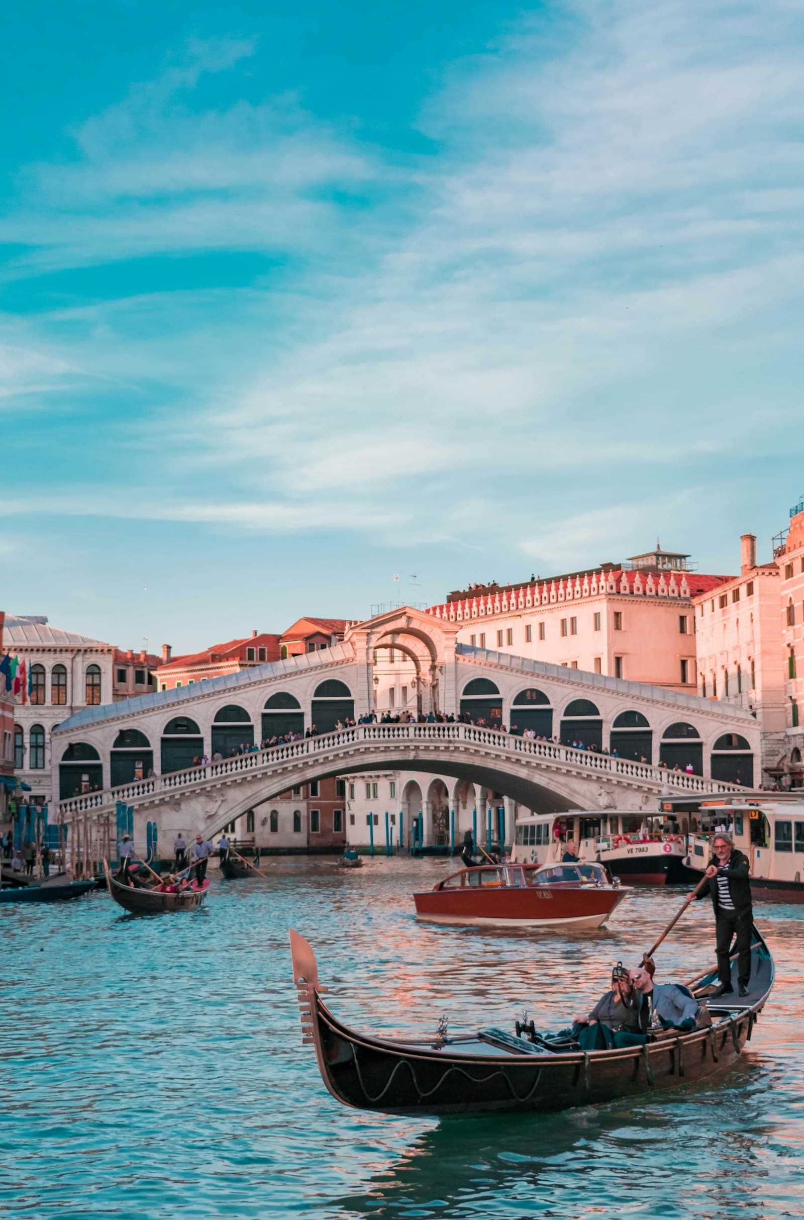 Italy: Rialto Bridge, Venice Italy
